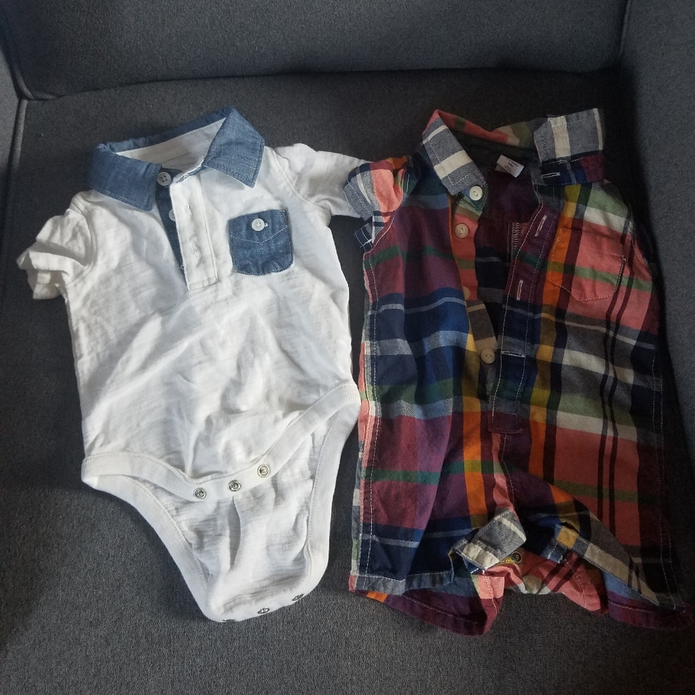 2 Baby Gap 1 peices with collars 0-3 months